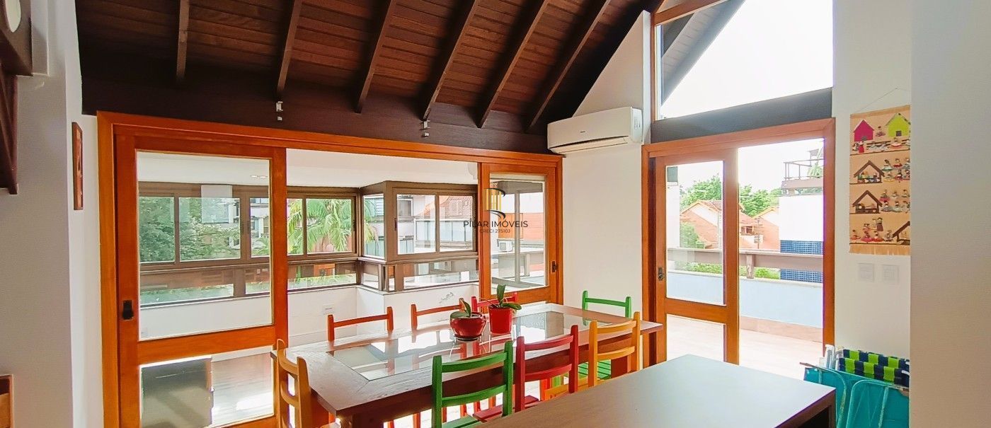 Linda cobertura, 3 quartos, 1 suíte, infra completa no bairro Ipanema, com ofurô