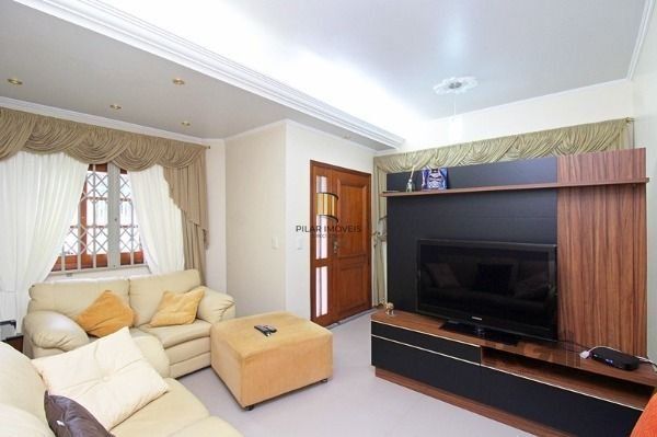 Casa em Porto Alegre, no bairro Tristeza, com 3 dormitório(s), e 3 banheiros, à 