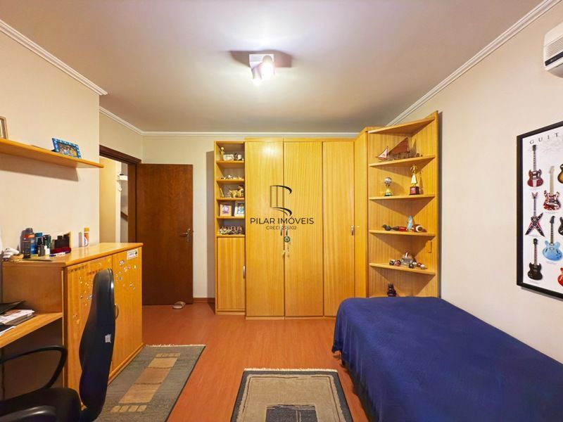 Linda Residência com 3 dormitórios sendo 1 suíte no Jardim Isabel.