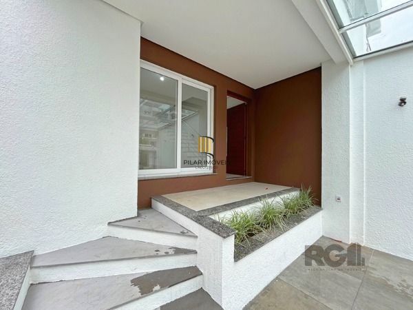 Casa em Porto Alegre, no bairro Vila Conceição, com 3 dormitório(s), à venda.