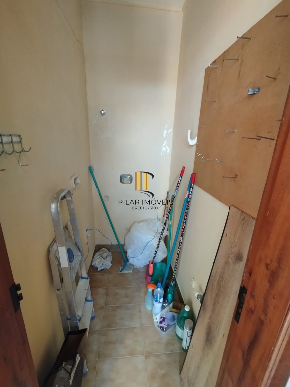 Linda cobertura no bairro Tristeza para venda.