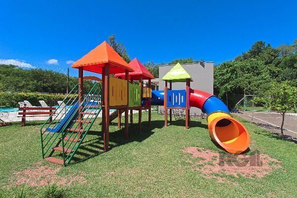 Casa em condomínio 4 D, sendo um dormitório no térreo , 168 m² , garagem coberta