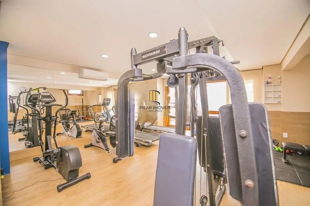 Belíssima cobertura duplex, com 262m2, com 3 dormitórios no coração do bairro Menino Deus.