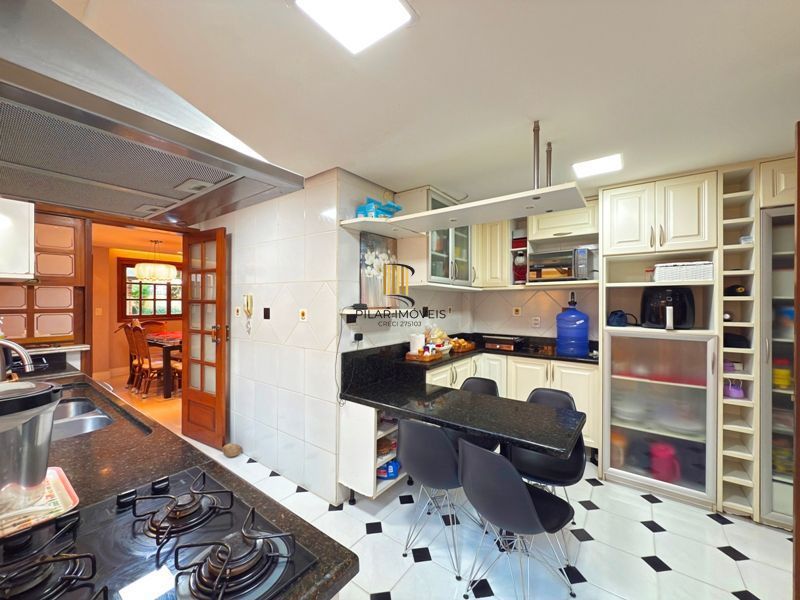 Casa Condominio com 3 dormitórios, sendo 1 suites, 2 vagas - Pedra Redonda