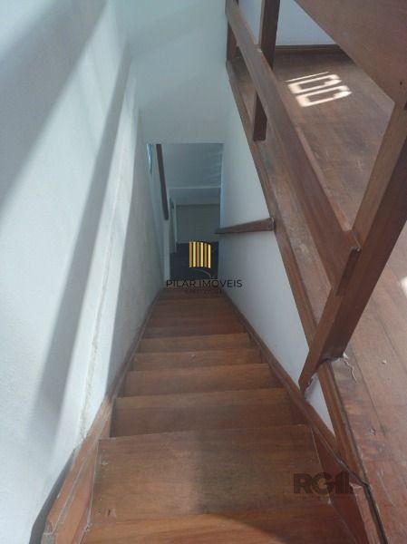 Casa em Porto Alegre, no bairro Restinga, com 4 dormitório(s), e 4 banheiros, à 