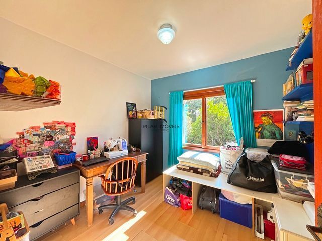 Ótima Residência com 3 dormitórios á venda no Bairro Ipanema.