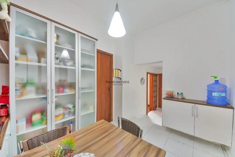 Casa à venda com 280m² | 3 dormitórios | 1 suíte | 2 vagas | Ipanema – Porto Alegre