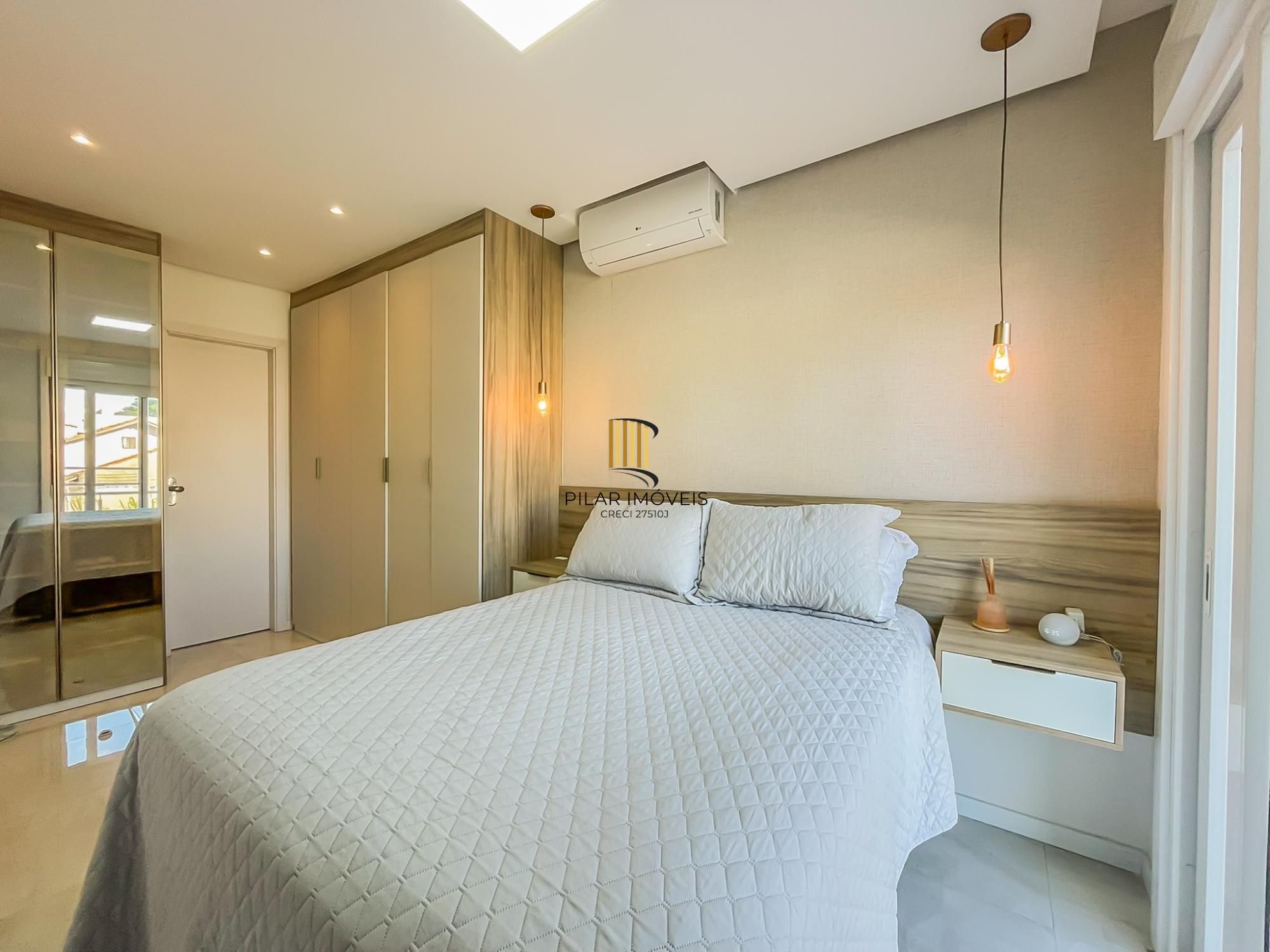 Excelente sobrado em condomínio na Tristeza