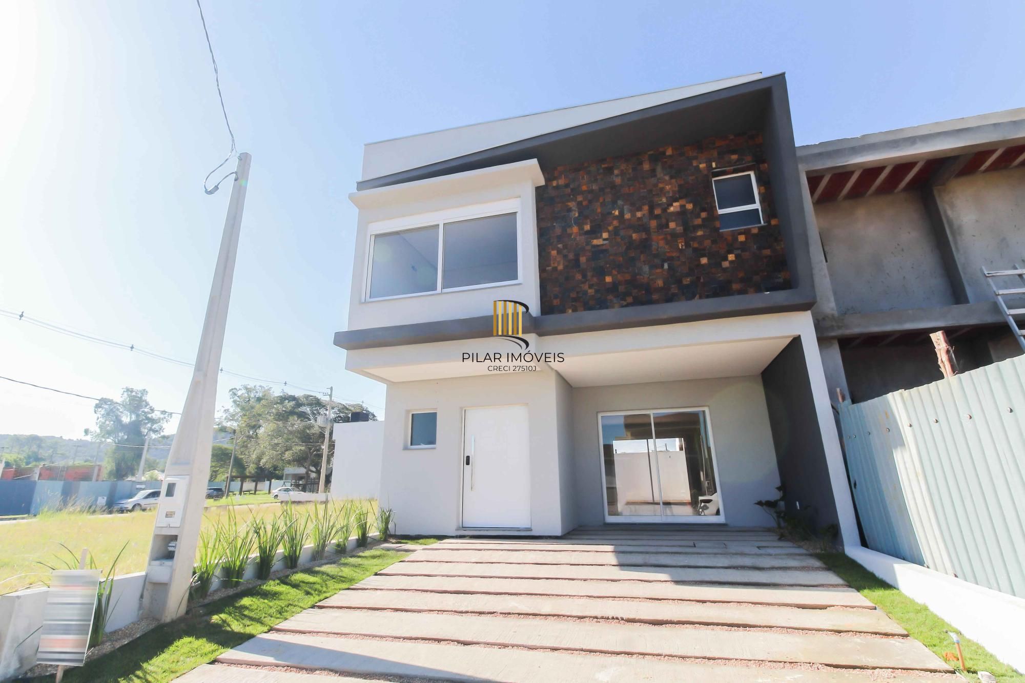 Condomínio Garden, bairro Hípica, 3 dormitórios, 1 suíte, pátio, infra de clube