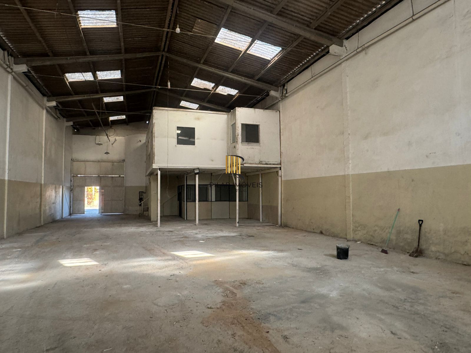 Oportunidade - Pavilhão na Vila Nova - 100m da Av. Vicente Monteggia- 550m² priv