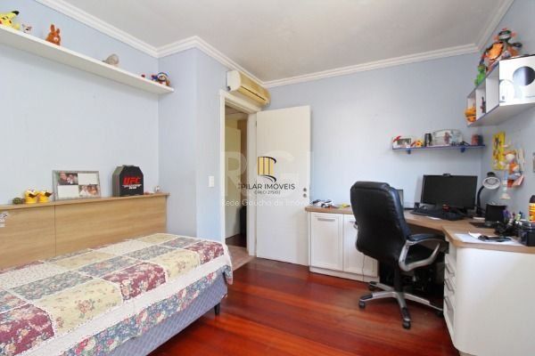 Casa para Venda - 154m², 3 dormitórios, sendo 1 suites, 4 vagas - Ipanema