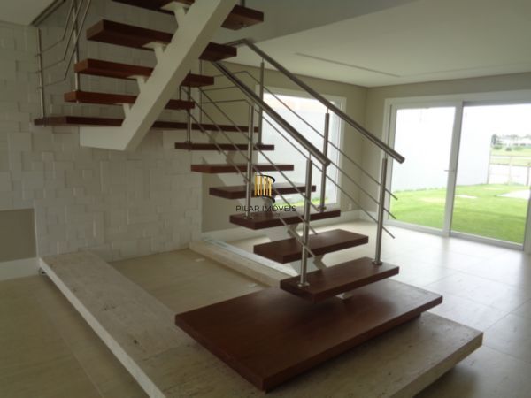 Casa no TerraVille com 3 dormitórios sendo 2 suítes.