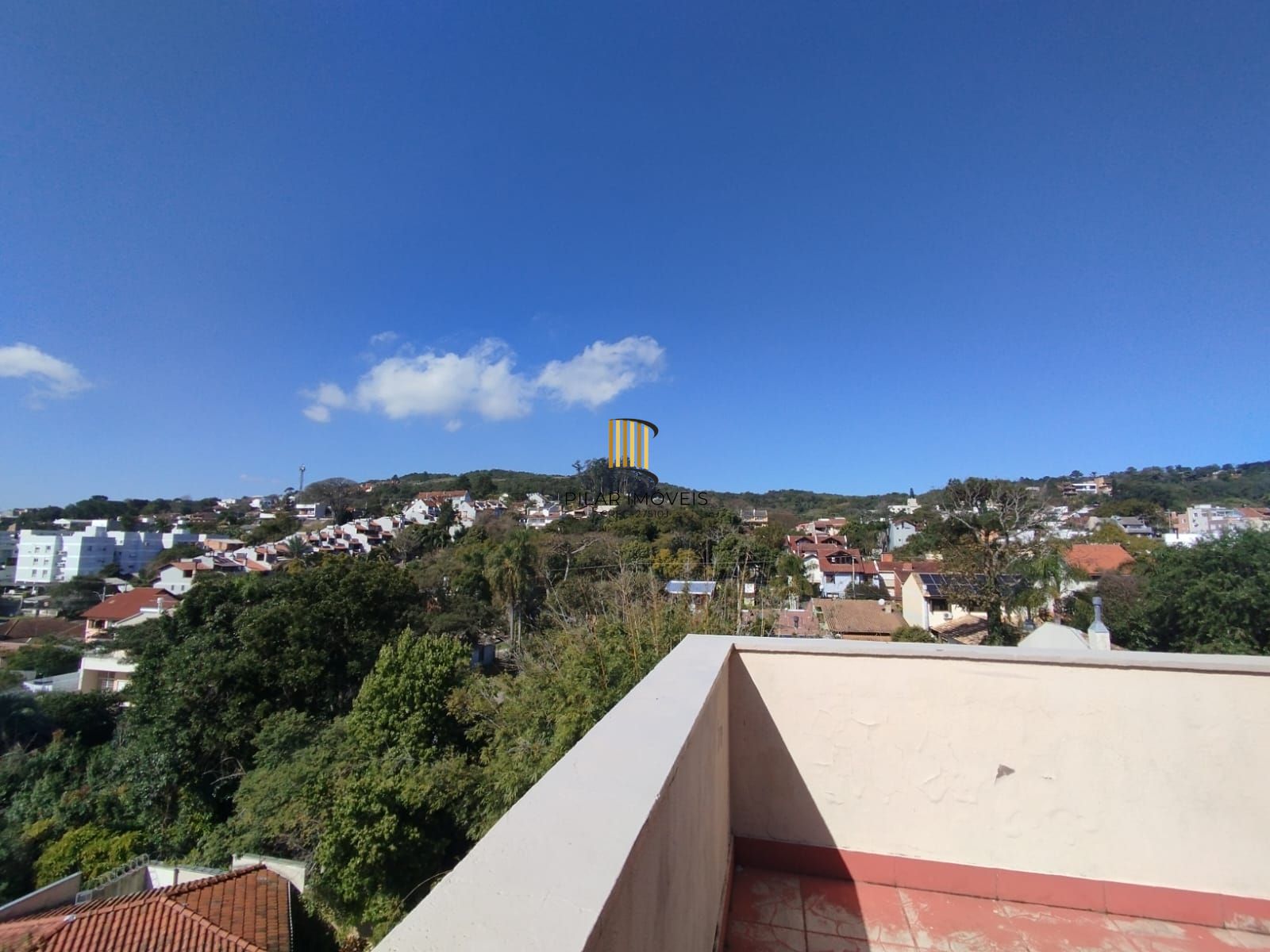 Linda cobertura no bairro Tristeza para venda.