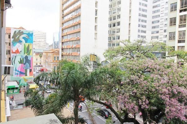 Conjunto/Sala em Porto Alegre, no bairro Centro Histórico, à venda.