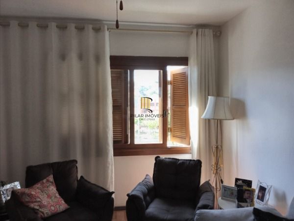 Casa para Venda - 228m², 4 dormitórios, sendo 2 suites, 3 vagas - Medianeira