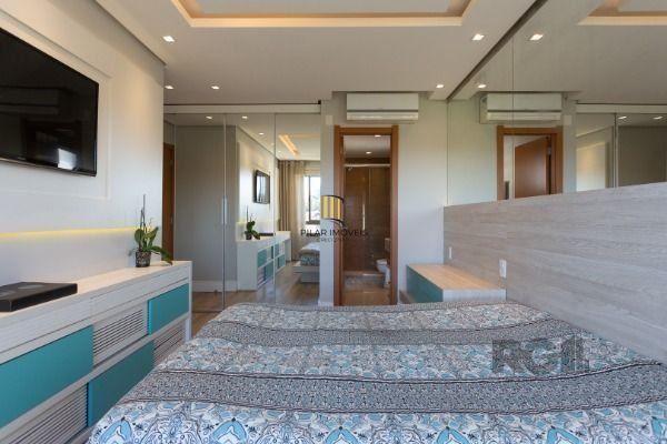 Apartamento em Porto Alegre, no bairro Cavalhada, com 3 dormitório(s), e 3 banhe