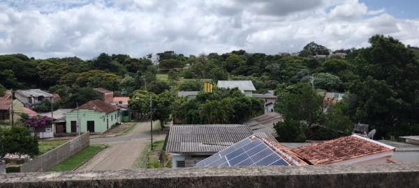 Casa para Venda - 75m², 3 dormitórios, 2 vagas - Guarujá