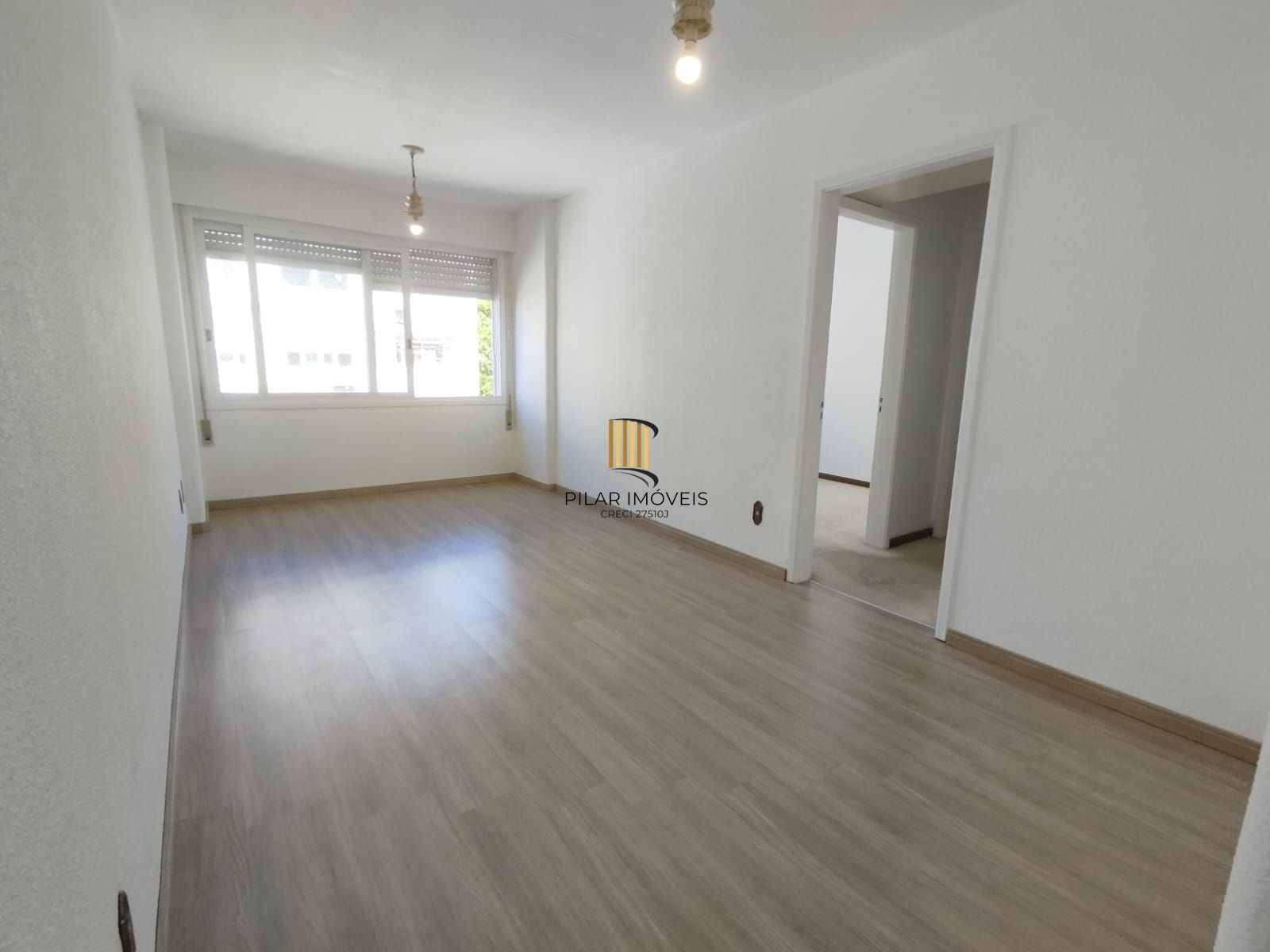 Apartamento 2 dormitórios, closet, 2 banheiros, dep. empregada vista, para o Gua