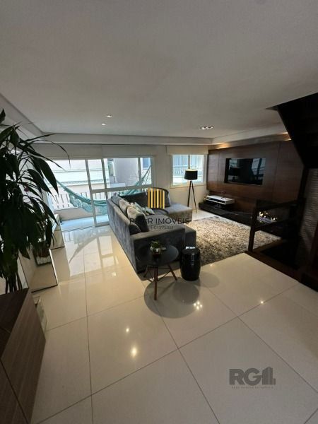 Casa Condominio em Porto Alegre, no bairro Tristeza, com 3 dormitório(s), e 3 ba