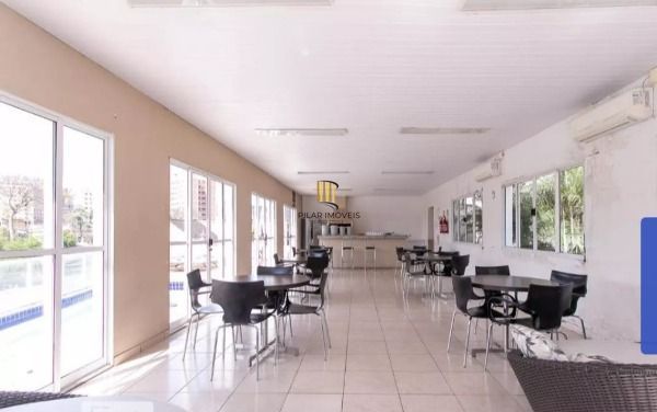 Apartamento em Porto Alegre, no bairro Teresópolis, com 2 dormitório(s), e 2 ban