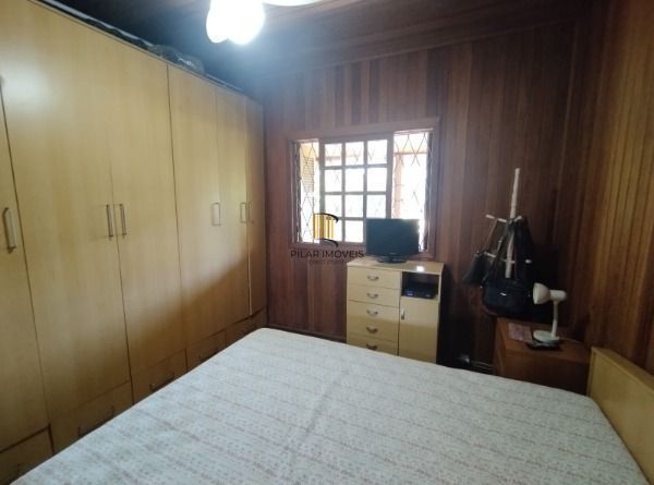 Casa em Porto Alegre, no bairro Vila Nova, com 2 dormitório(s), e 2 banheiros, à