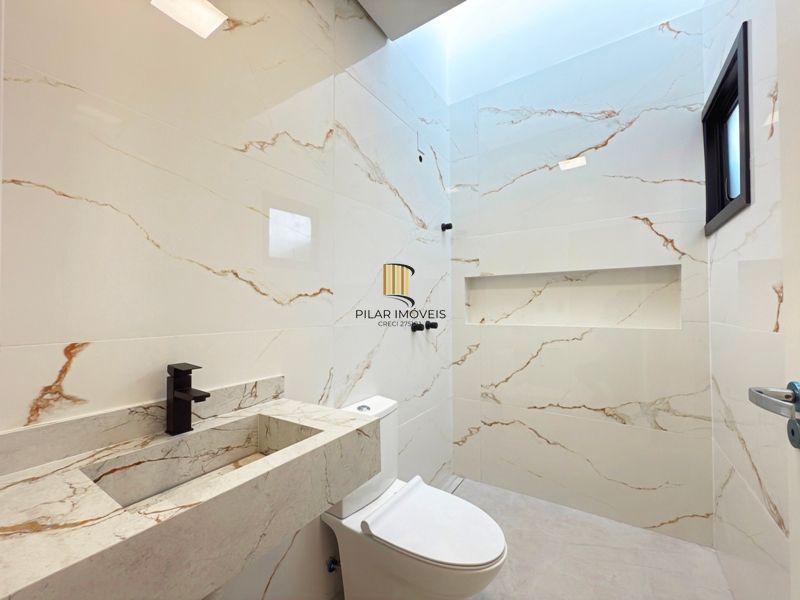 Espetacular Residência térrea com 3 dormitórios no bairro Hípica.