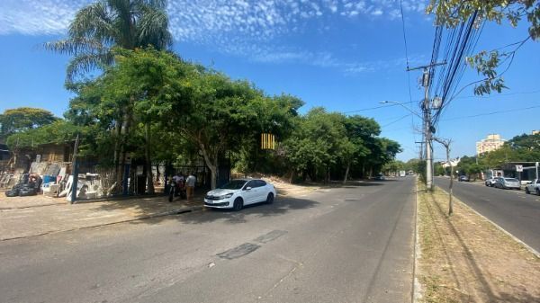 Terreno em Porto Alegre, no bairro Cristal, à venda.