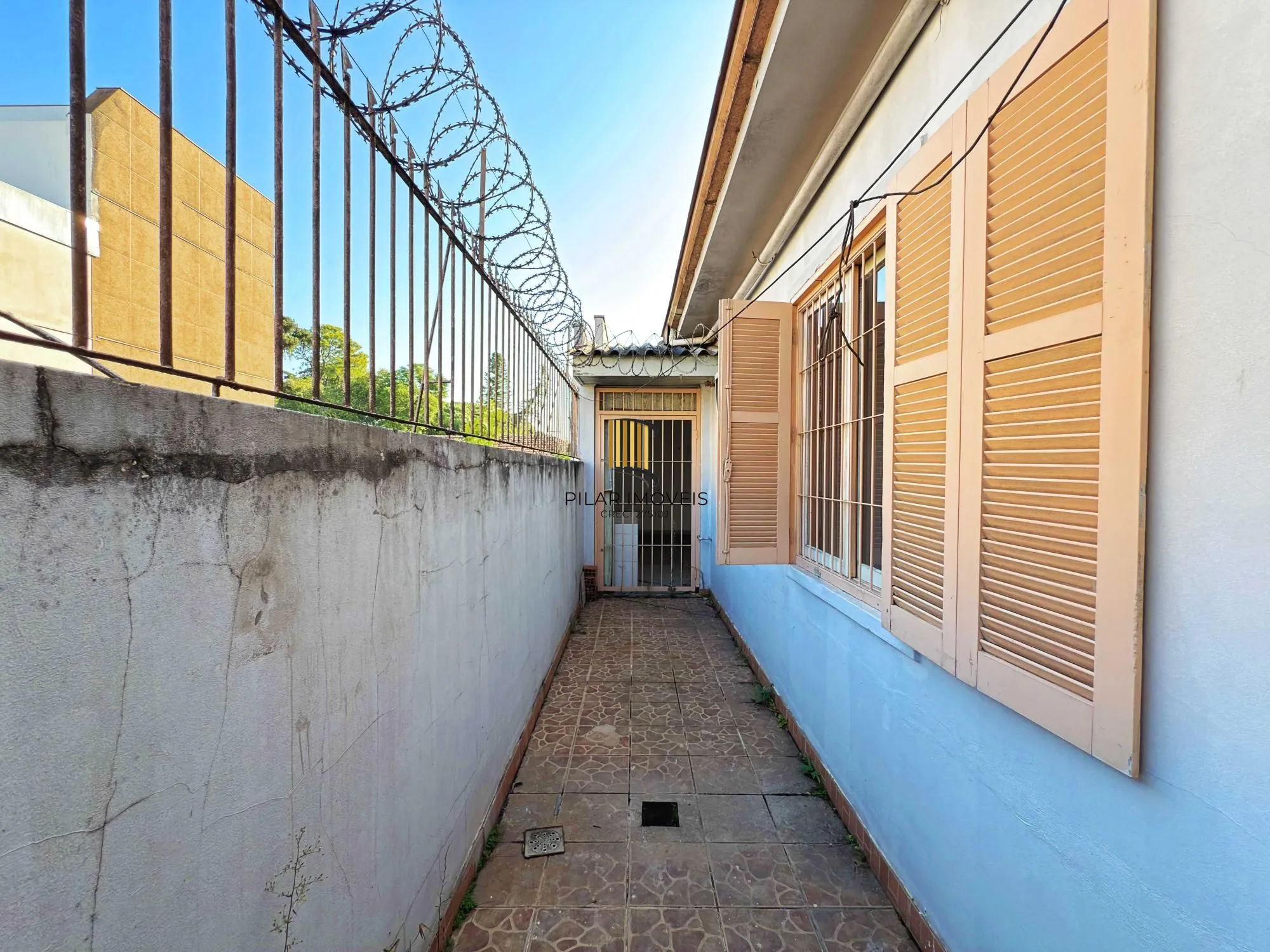 Ótimo prédio comercial no coração da Tristeza.