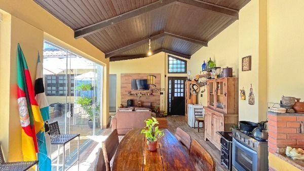 Casa 4 dormitórios à venda Camaquã Porto Alegre/RS