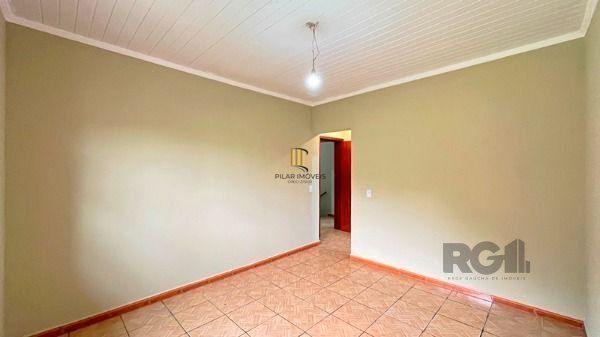 Casa em Porto Alegre, no bairro Vila Nova, com 2 dormitório(s), à venda.