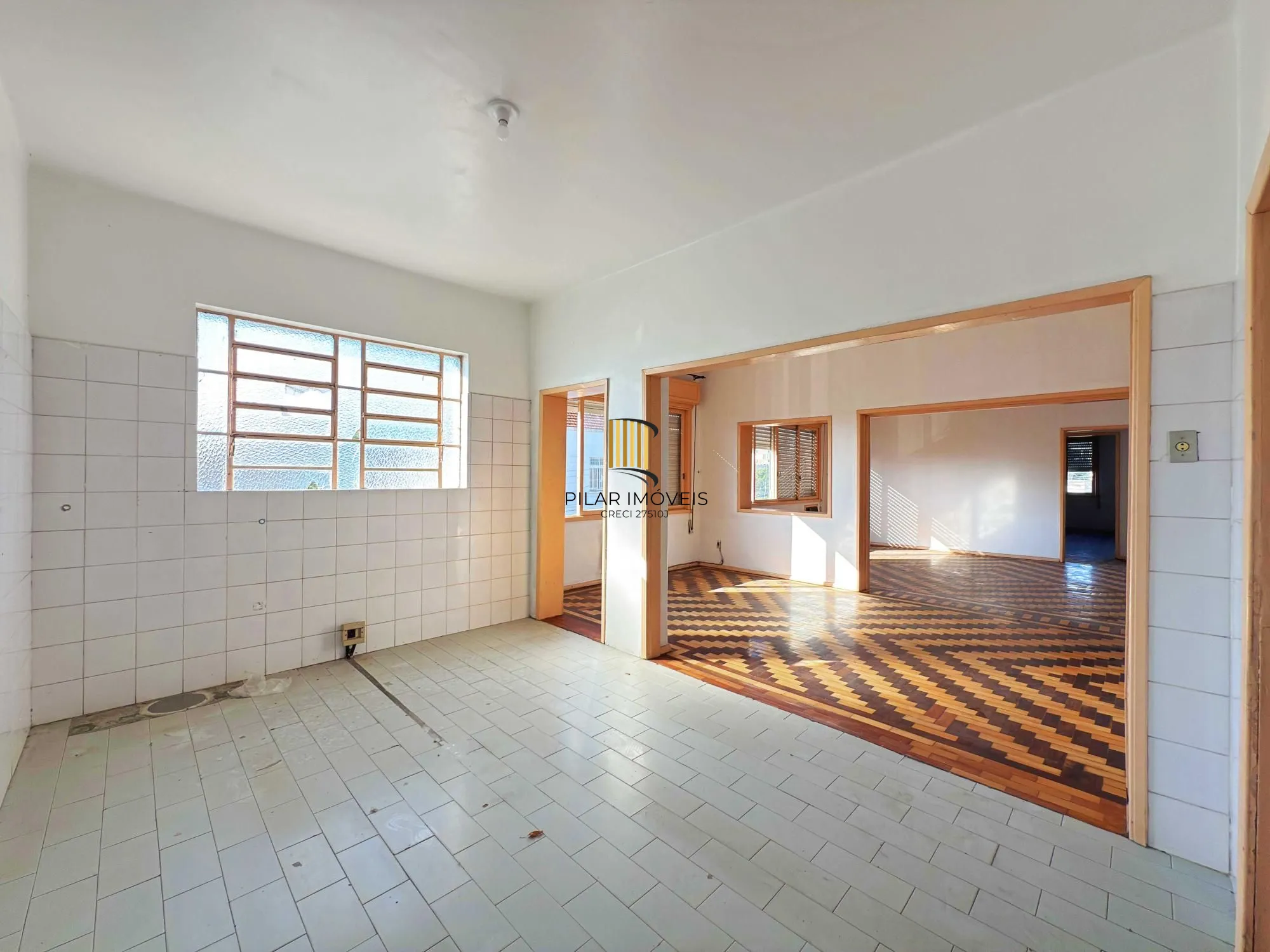 Ótimo prédio comercial no coração da Tristeza.