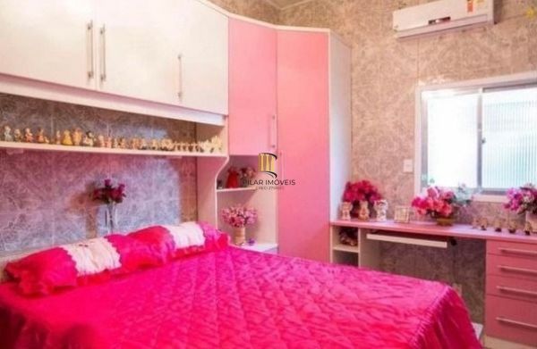 Casa para Venda - 300m², 3 dormitórios, sendo 3 suites, 2 vagas - Vila Nova