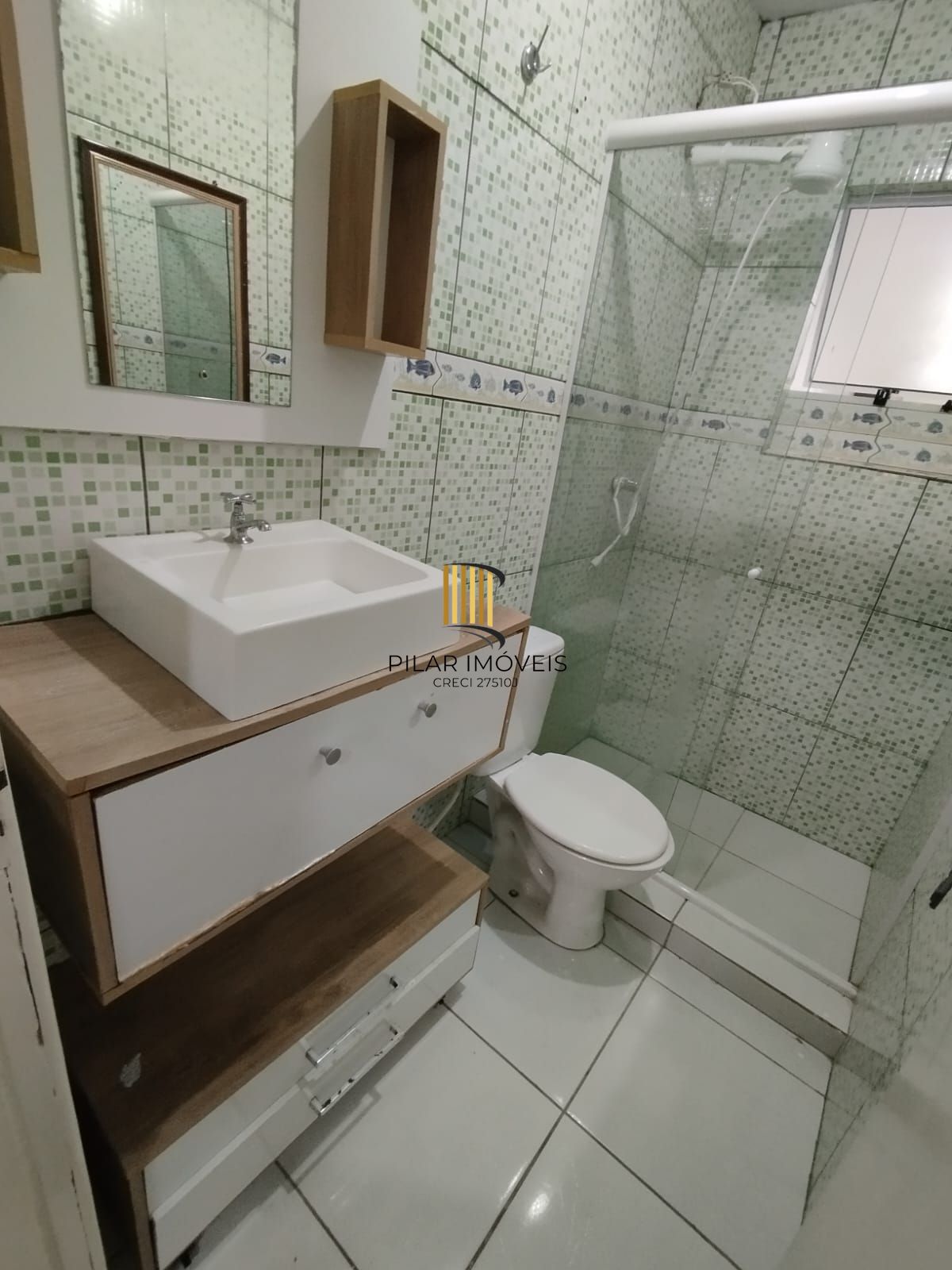 Casa 2 dorm, sala, cozinha, banheiro e área gourmet. Aceita carro no negócio. Nã