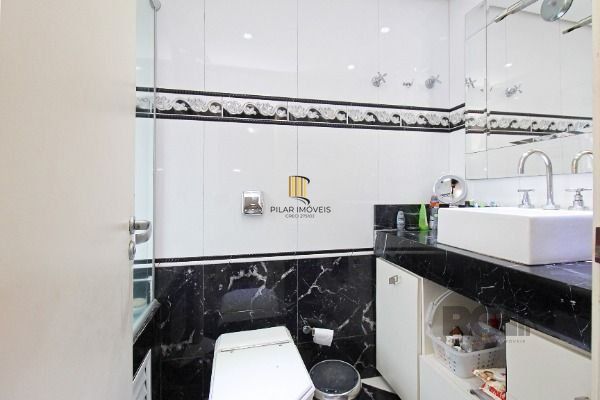 Casa Condominio em Porto Alegre, no bairro Sétimo Céu, com 4 dormitório(s), e 4 