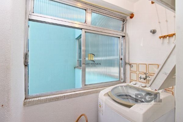 Apartamento em Porto Alegre, no bairro Cristal, com 2 dormitório(s), e 2 banheir