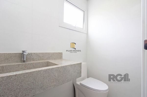 Casa em Porto Alegre, no bairro Vila Conceição, com 3 dormitório(s), à venda.