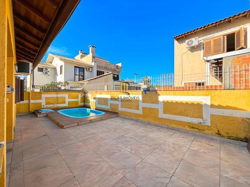 Residência com 2 dormitórios no  Residencial Jardins do Prado.