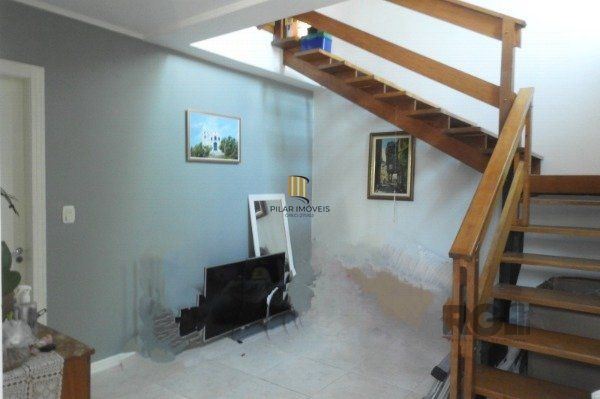 Casa em Porto Alegre, no bairro Espirito Santo, com 3 dormitório(s), e 3 banheir