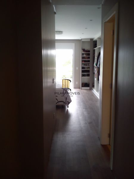 Casa no TerraVille com 3 dormitórios sendo 2 suítes.