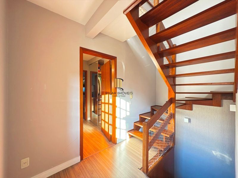 Casa Condominio com 3 dormitórios, sendo 1 suites, 2 vagas - Pedra Redonda