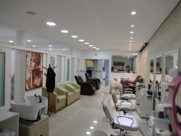 Loja em Porto Alegre, no bairro Menino Deus, e 3 banheiros, à venda.