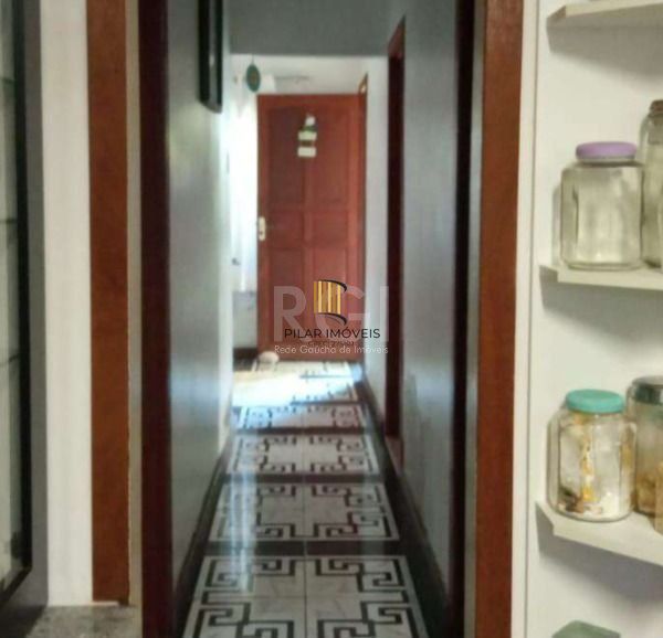 Casa em Porto Alegre, no bairro Espírito Santo, com 3 dormitório(s), e 3 banheir