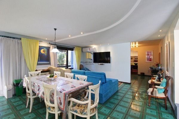 Casa Condominio em Porto Alegre, no bairro Cavalhada, com 4 dormitório(s), e 4 b