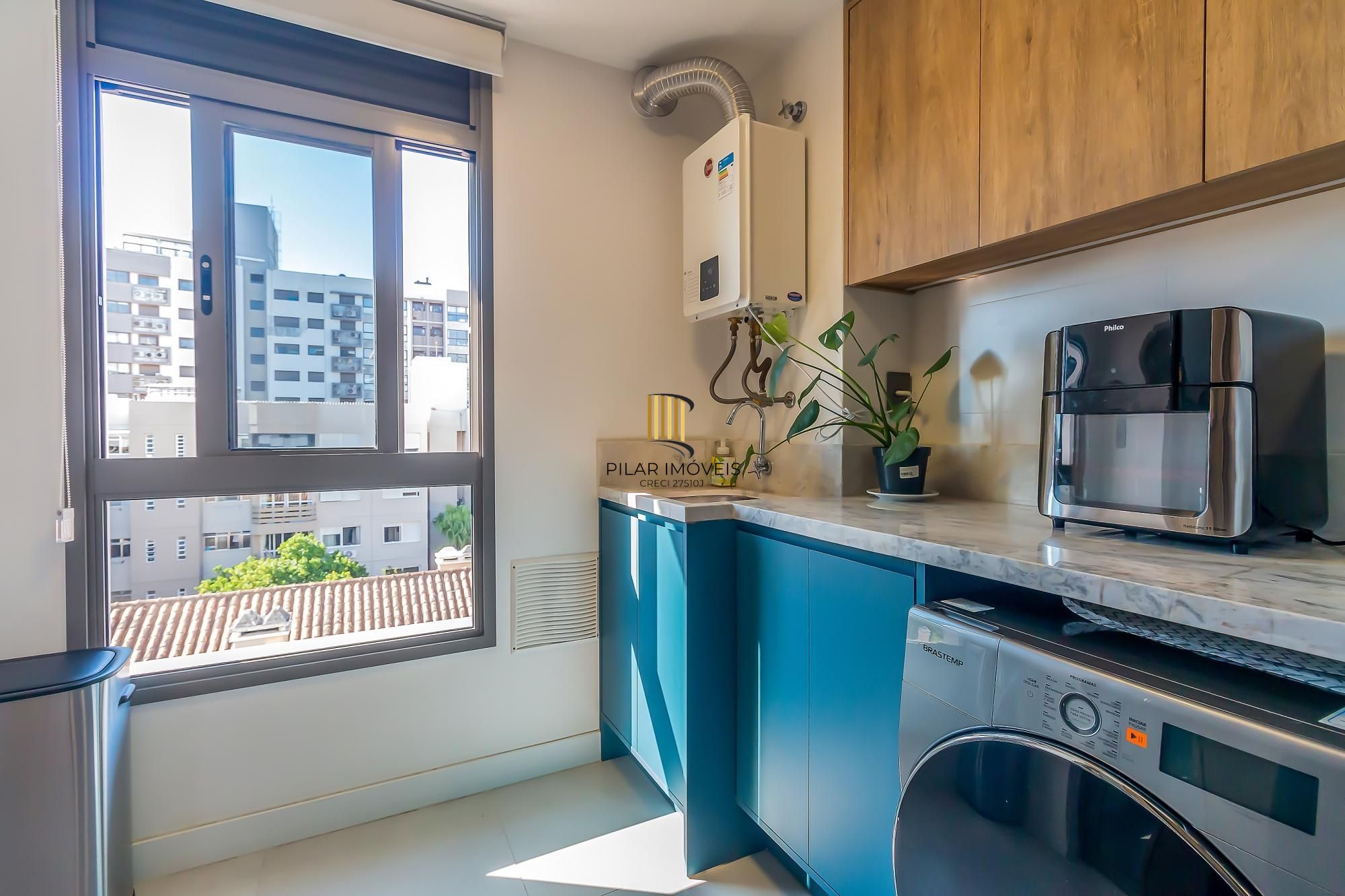 Apartamento NOVO, 100% mobiliado, com 149,84m² de área privativa, 3 suítes e 2 vagas de garagem.