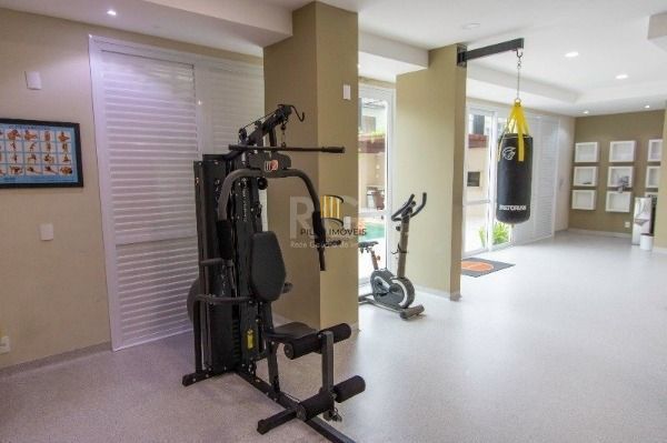 Apartamento em Porto Alegre, no bairro Tristeza, com 2 dormitório(s), e 2 banhei