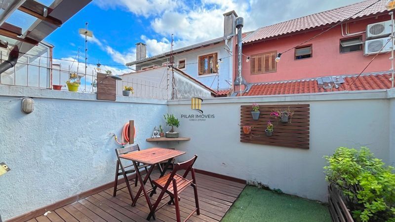 Casa 2 dormitórios à venda Guarujá Porto Alegre/RS