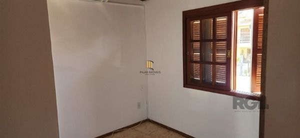 Sobrado em Porto Alegre, no bairro Vila Nova, com 3 dormitório(s), e 3 banheiros