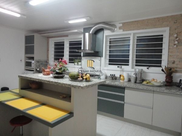 Casa para Venda - 683.64m², 4 dormitórios, sendo 3 suites, 6 vagas - Tristeza