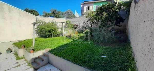 Sobrado para Venda - 246.69m², 3 dormitórios, sendo 1 suites, 2 vagas - Vila Nov