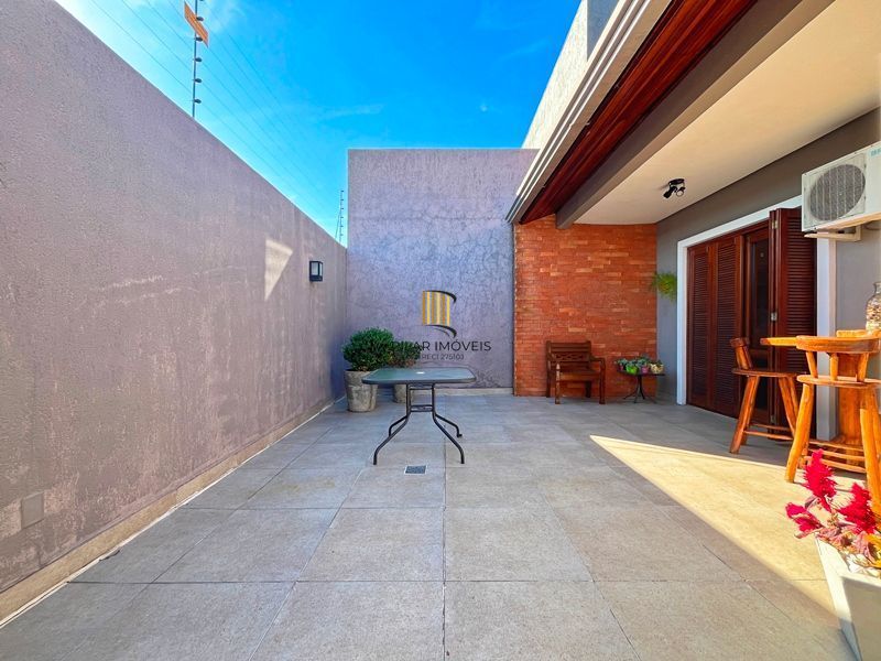 Casa Residencial com 3 dormitórios à Venda na Hípica.